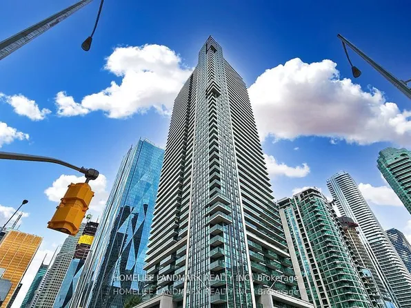 33 Bay St, Toronto, ON