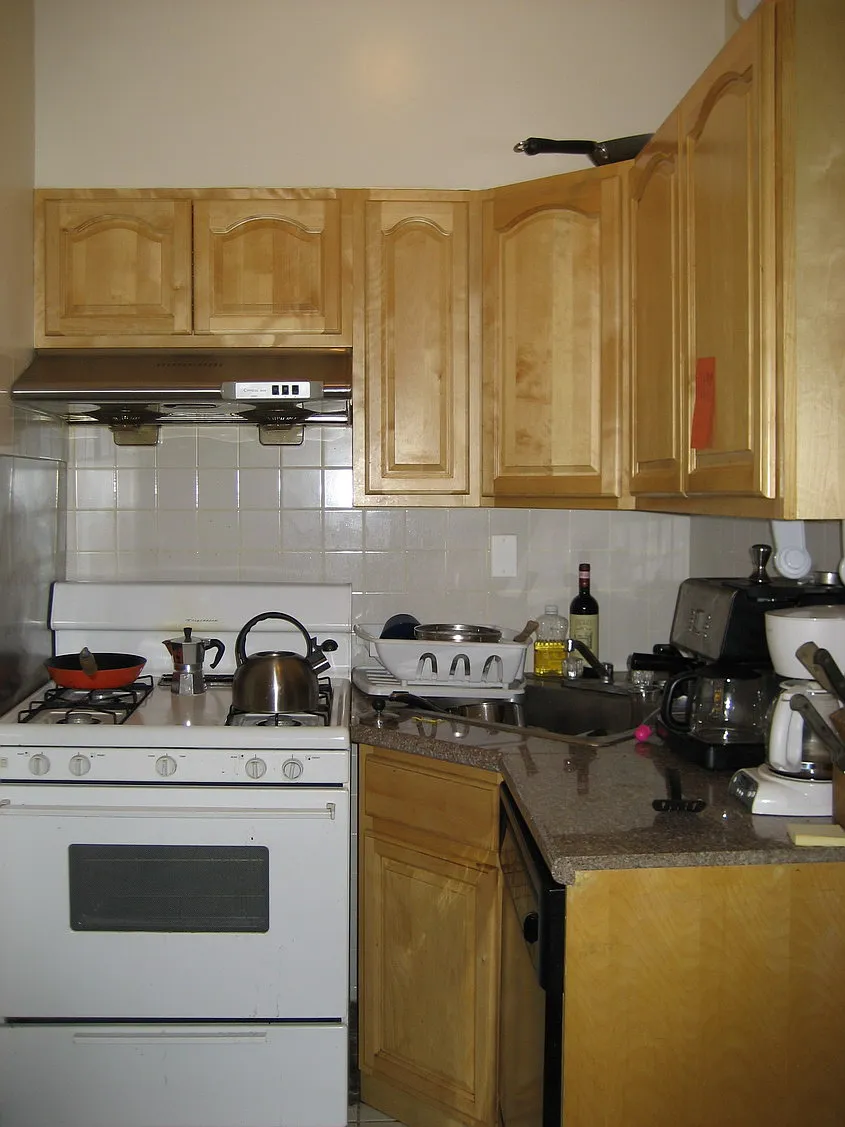 4 bed, 1200 sqft, $4,300 — Photo 2
