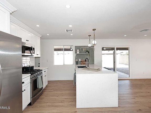 4th image of 2908 E SYLVIA Street