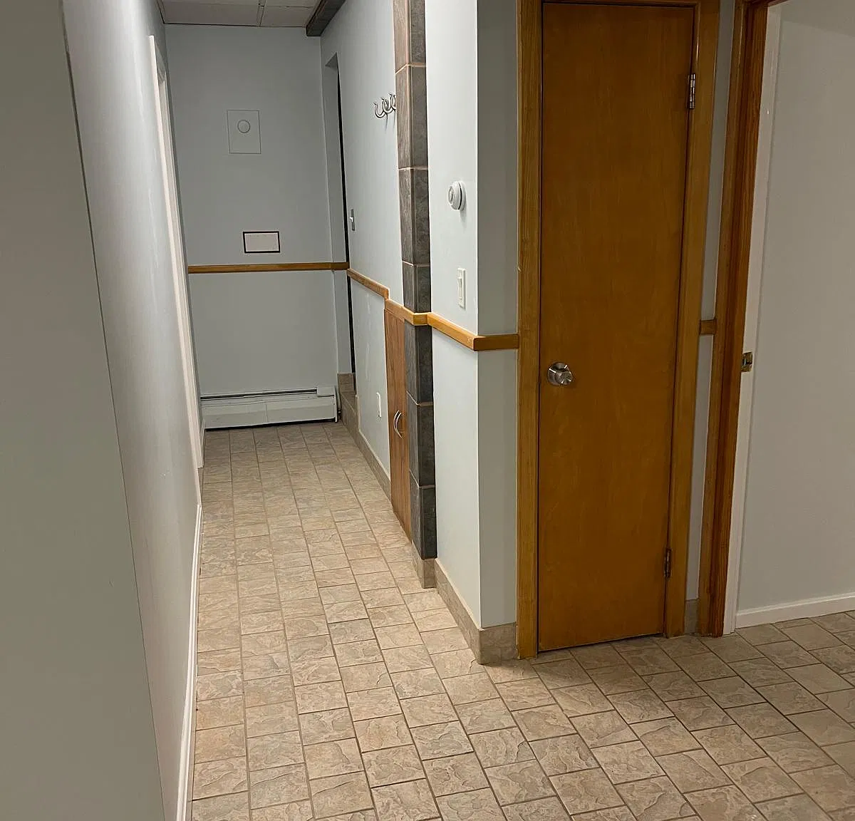 2 bed, 1000 sqft, $2,700 — Photo 3