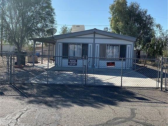 2nd image of 614 Silver Ln