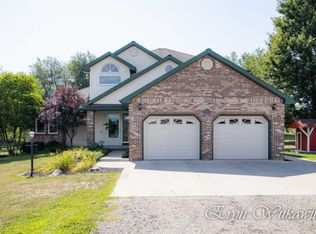 961 Red Pine Dr, Ionia, MI 48846