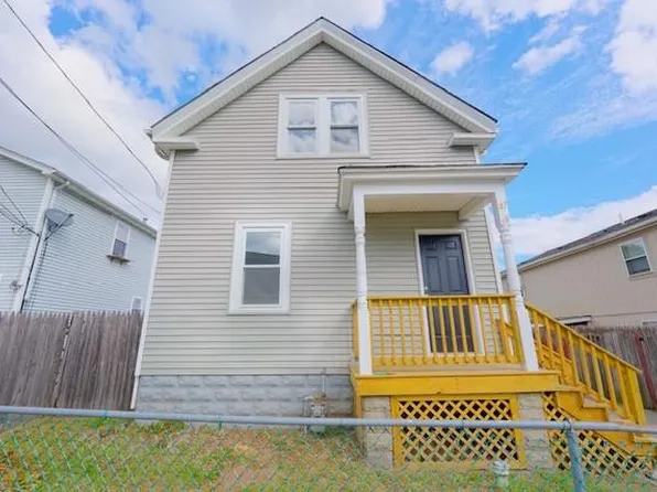 37 Rill St, Providence, RI 02909