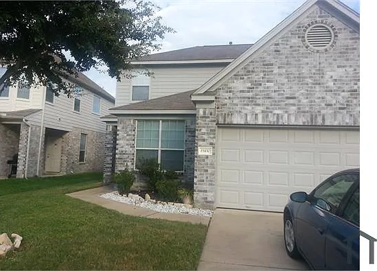 4 bed, 2460 sqft, $2,299 — Photo 2