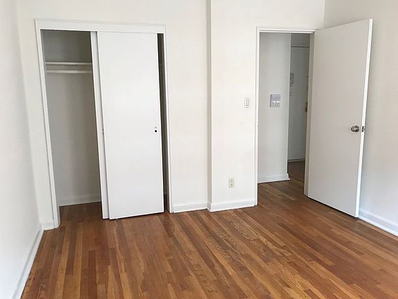 4th image of 4124 50th St APT 3E