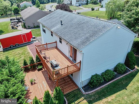 4th image of 310 Abbey Dr