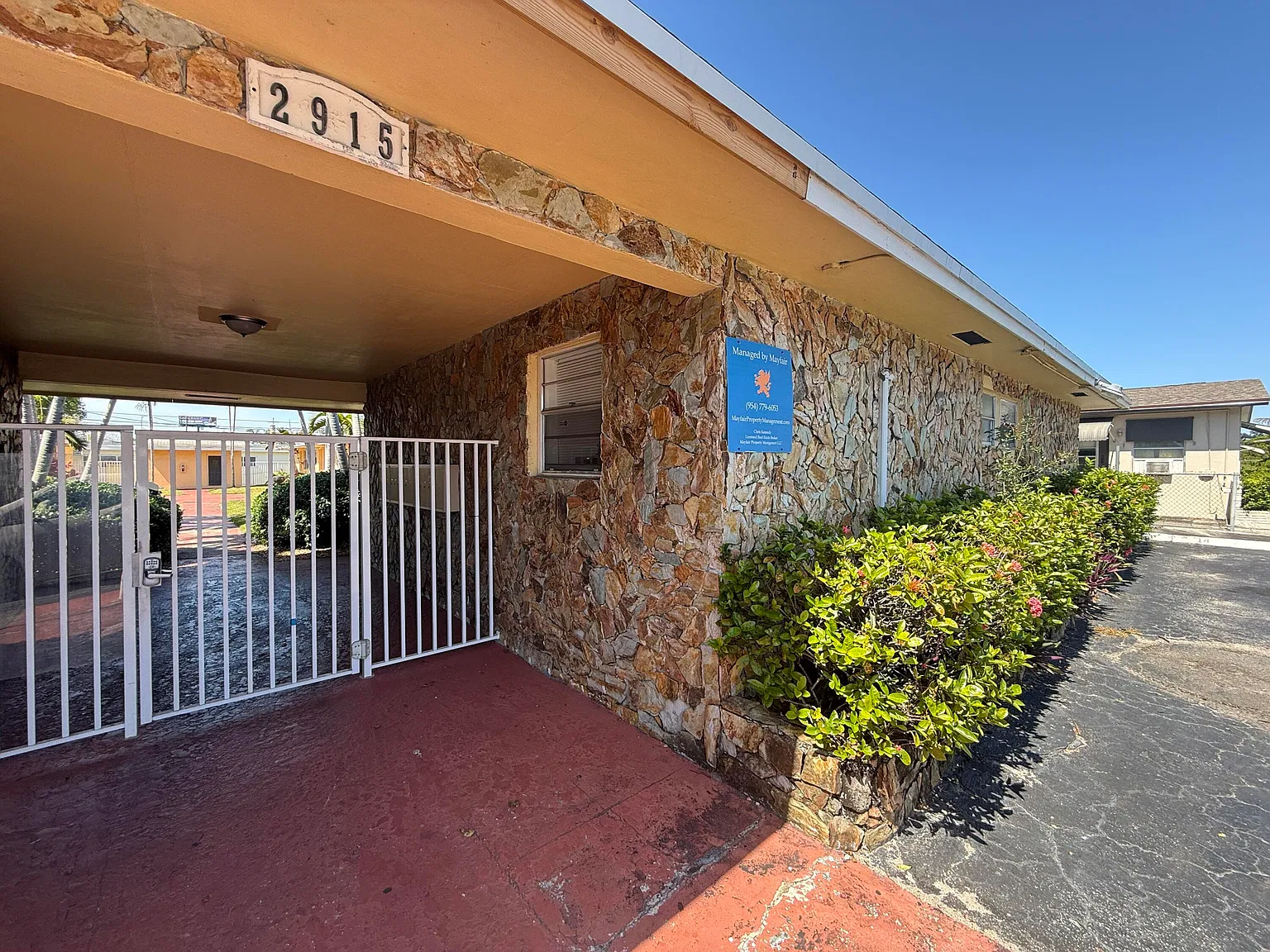 1 bed, 1.0 bath, 7684 sqft, $1,349 — Photo 2