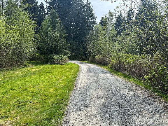 Shared driveway>
