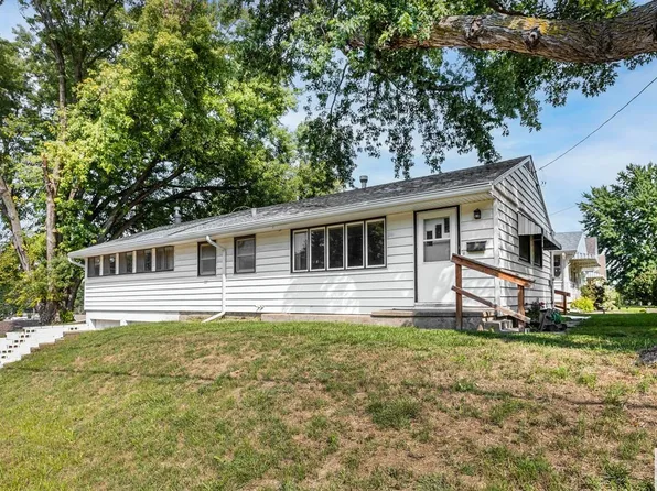1033 S Newton St, Sioux City, IA 51106
