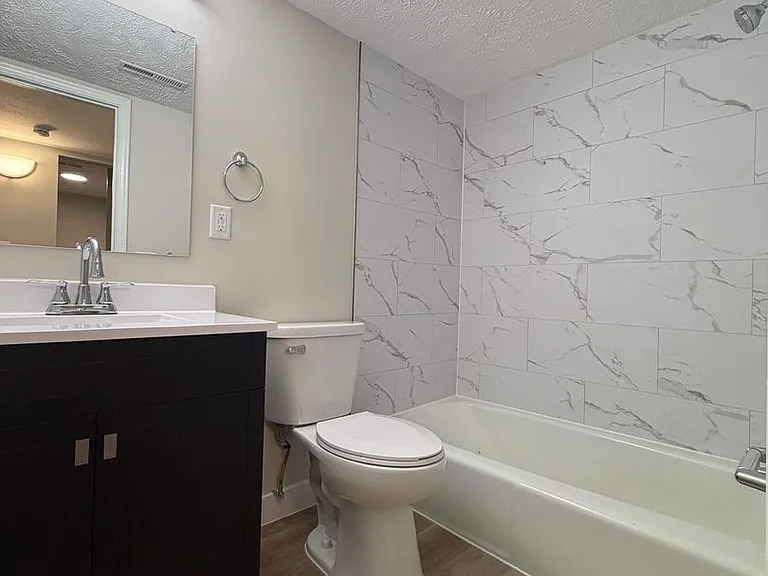 2119 Arbor St — Photo 9