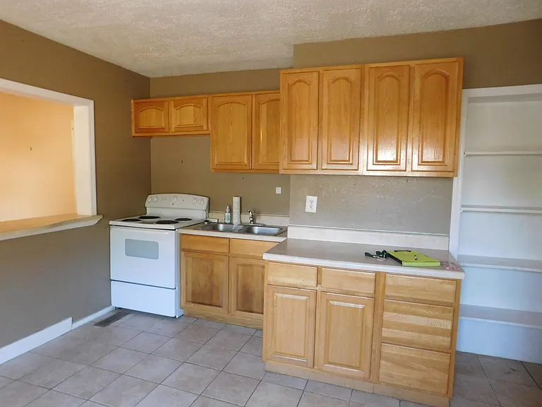 706 N Burns Rd — Photo 6