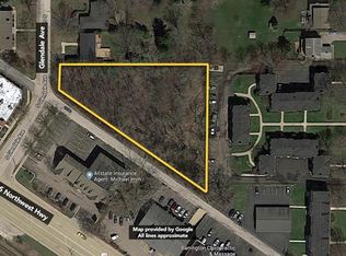 319 S Glendale Ave, Barrington, IL 60010