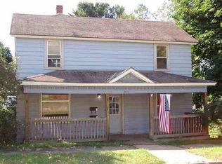 512 E Ridge St, Ishpeming, MI 49849