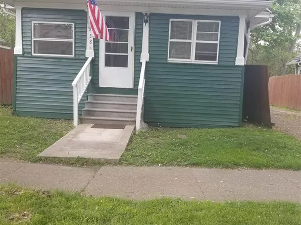 1238 S Jackson St, Jackson, MI 49203