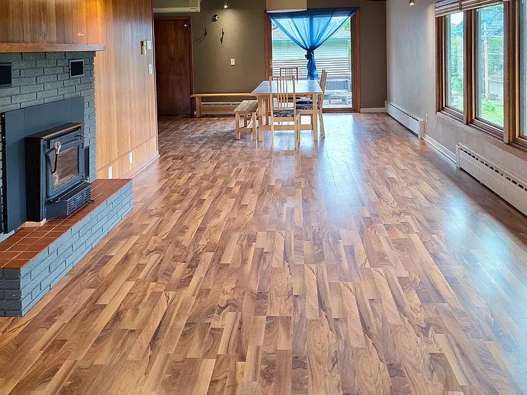 114 W Buffalo St — Photo 3