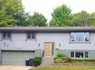 2001 S Crestwood Rd, Sioux Falls, SD 57105