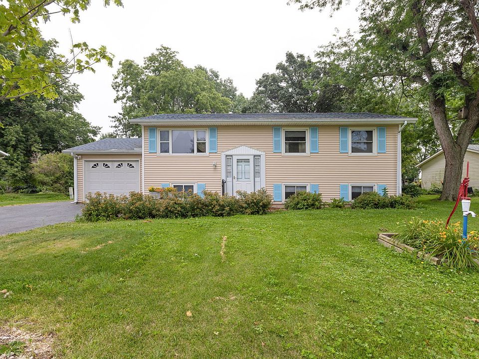 1st image of 31714 Hollie Ln