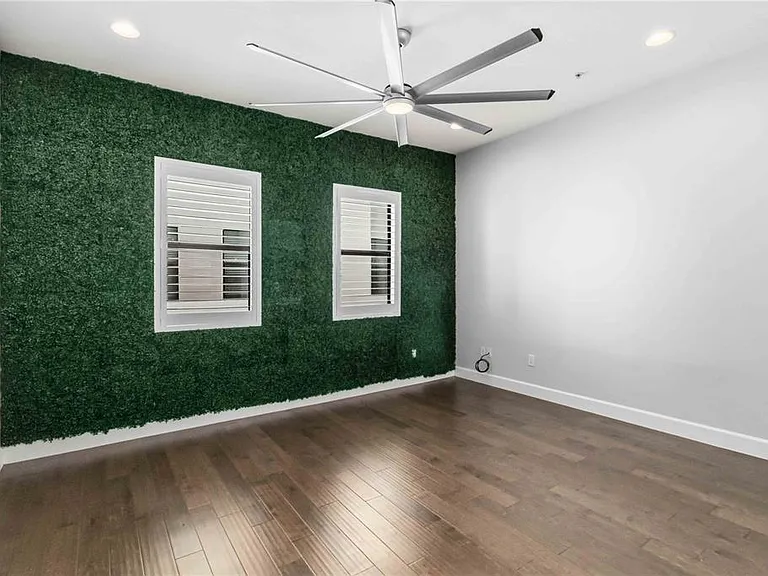 1332 W Gray St #5 — Photo 5
