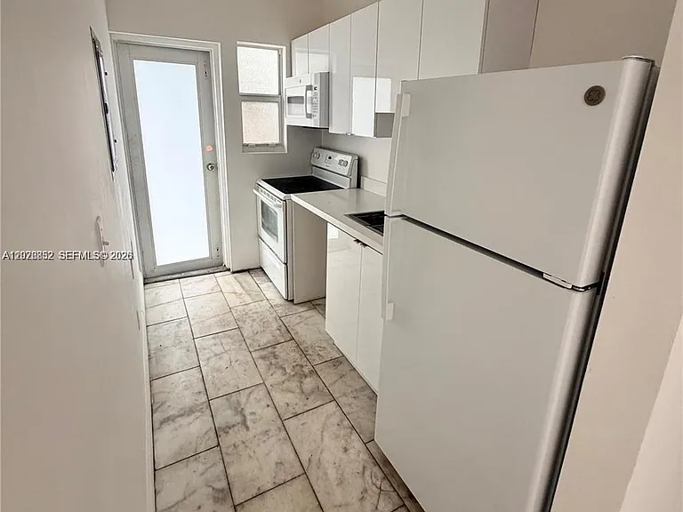 922 Jefferson Ave #6 — Photo 9