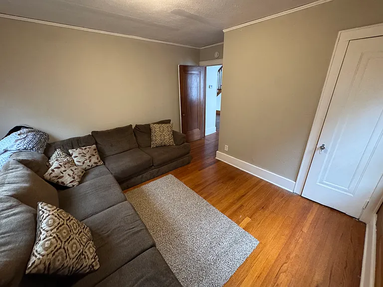 721 Thomson St — Photo 1