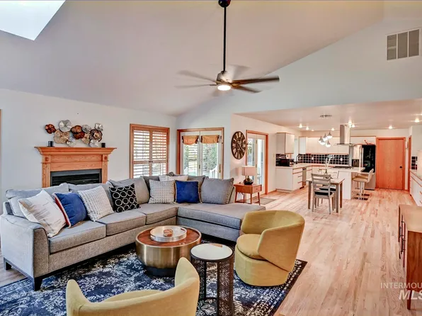 5760 W Plantation Ln, Garden City, ID 83703