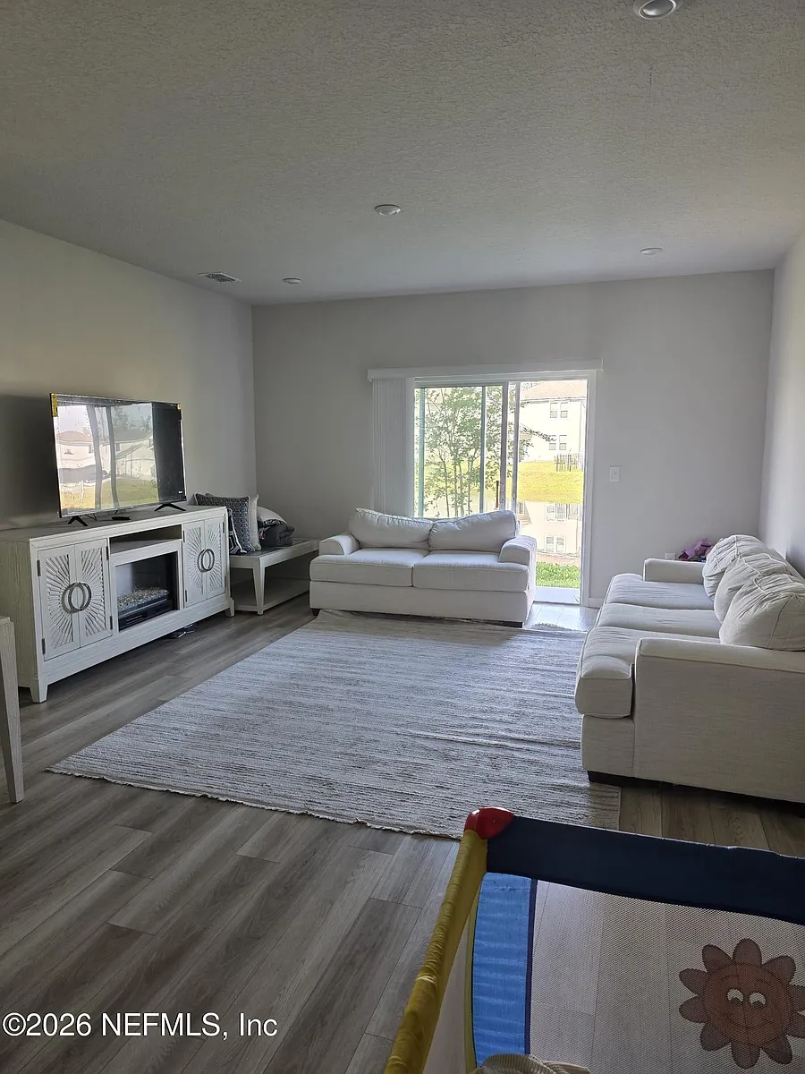 Building Photo - 14884 Praline Ct