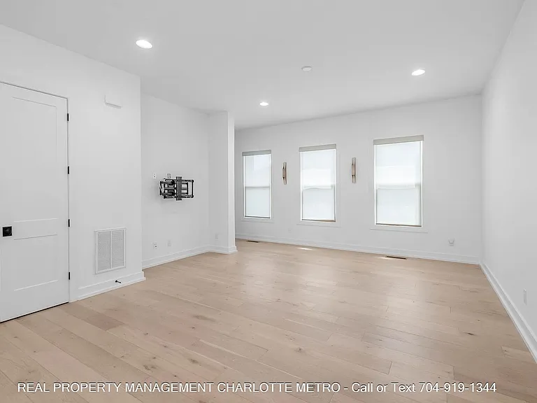1609 Parkwood Ave — Photo 26