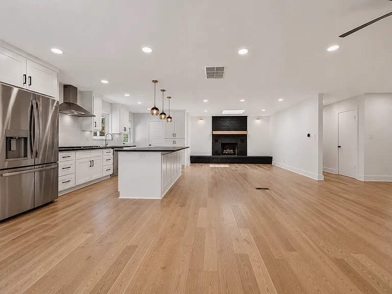 2243 N Hummingbird Ln — Photo 5