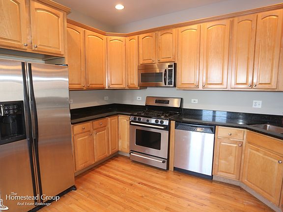 2nd image of 5349 N Kenmore Ave Unit 4S