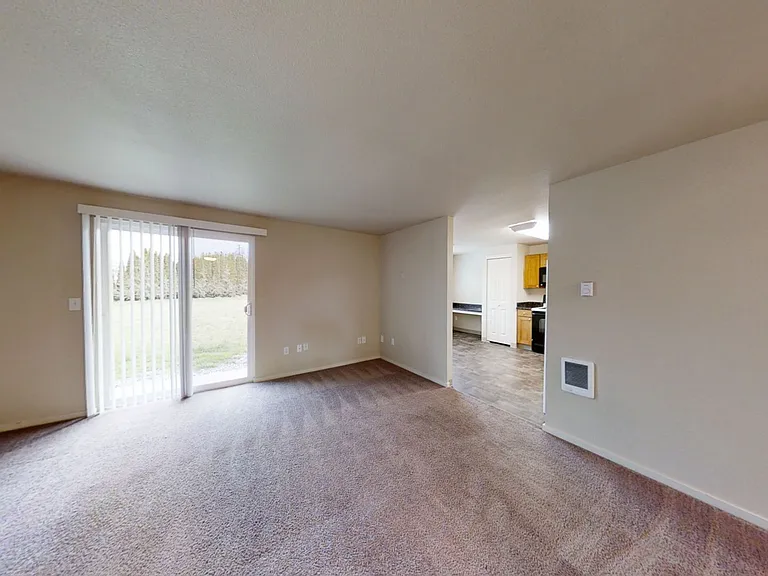 15915 52ND ST E — Photo 3