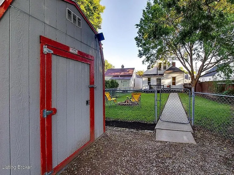 409 E Brandeis Ave — Photo 28