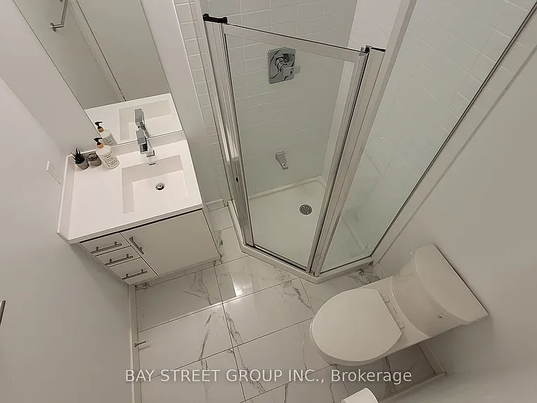 181 Huron St #204 — Photo 27