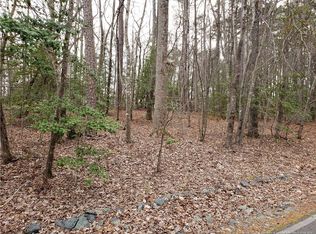 1976 Wedgewood Dr, Sanford, NC 27332