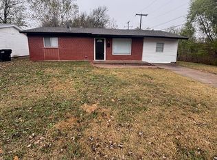 2817 Regency Blvd, Moore, OK 73160