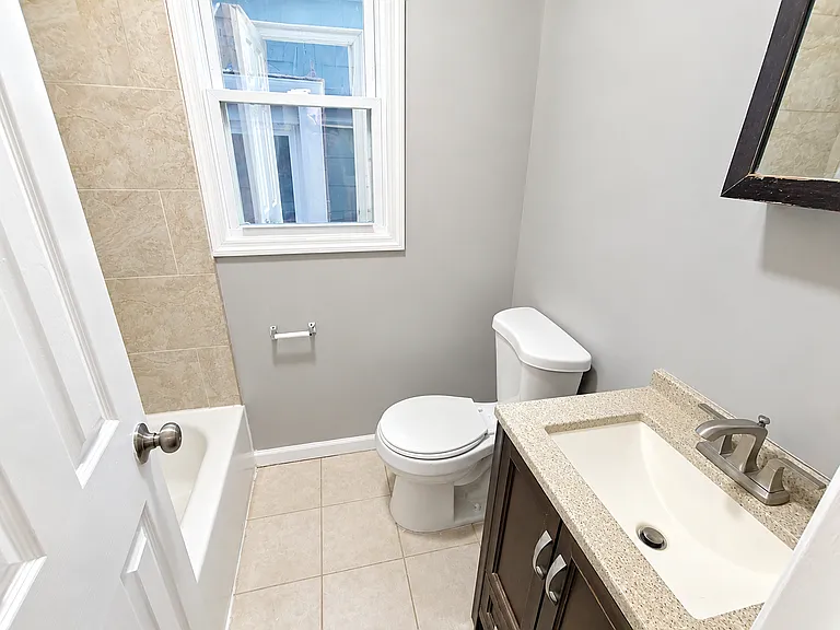 748 S 16th St #33 — Photo 6