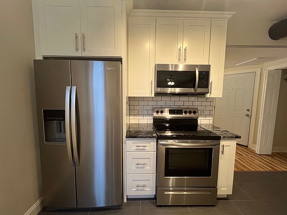 3rd image of 352 Melwood Ave #4
