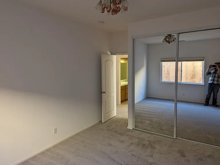 301 Roosevelt Ave — Photo 12