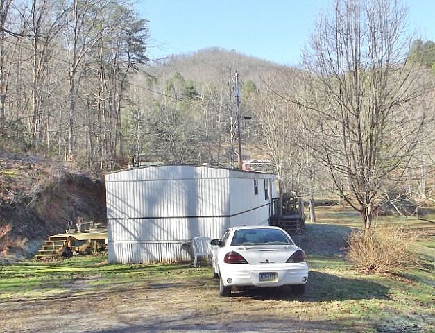 1st image of 99 Surrey Dr