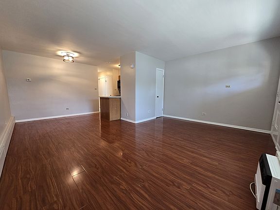 2nd image of 1001 N Harlem Ave