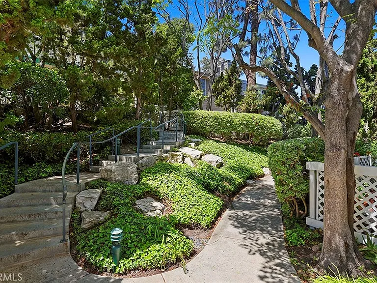 1440 Brett Pl #63 — Photo 3