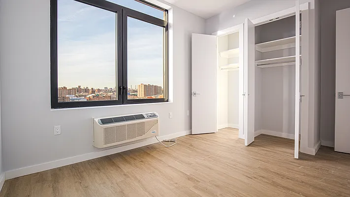 Bedroom, photo 1