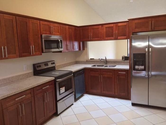 2nd image of 7 Hammond Pl