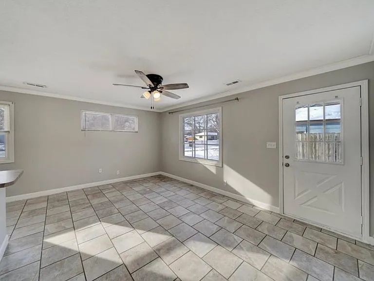 6912 Logan Ave — Photo 4