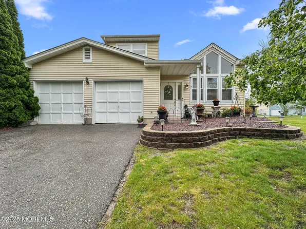 9 Sami Drive, Howell, NJ 07731