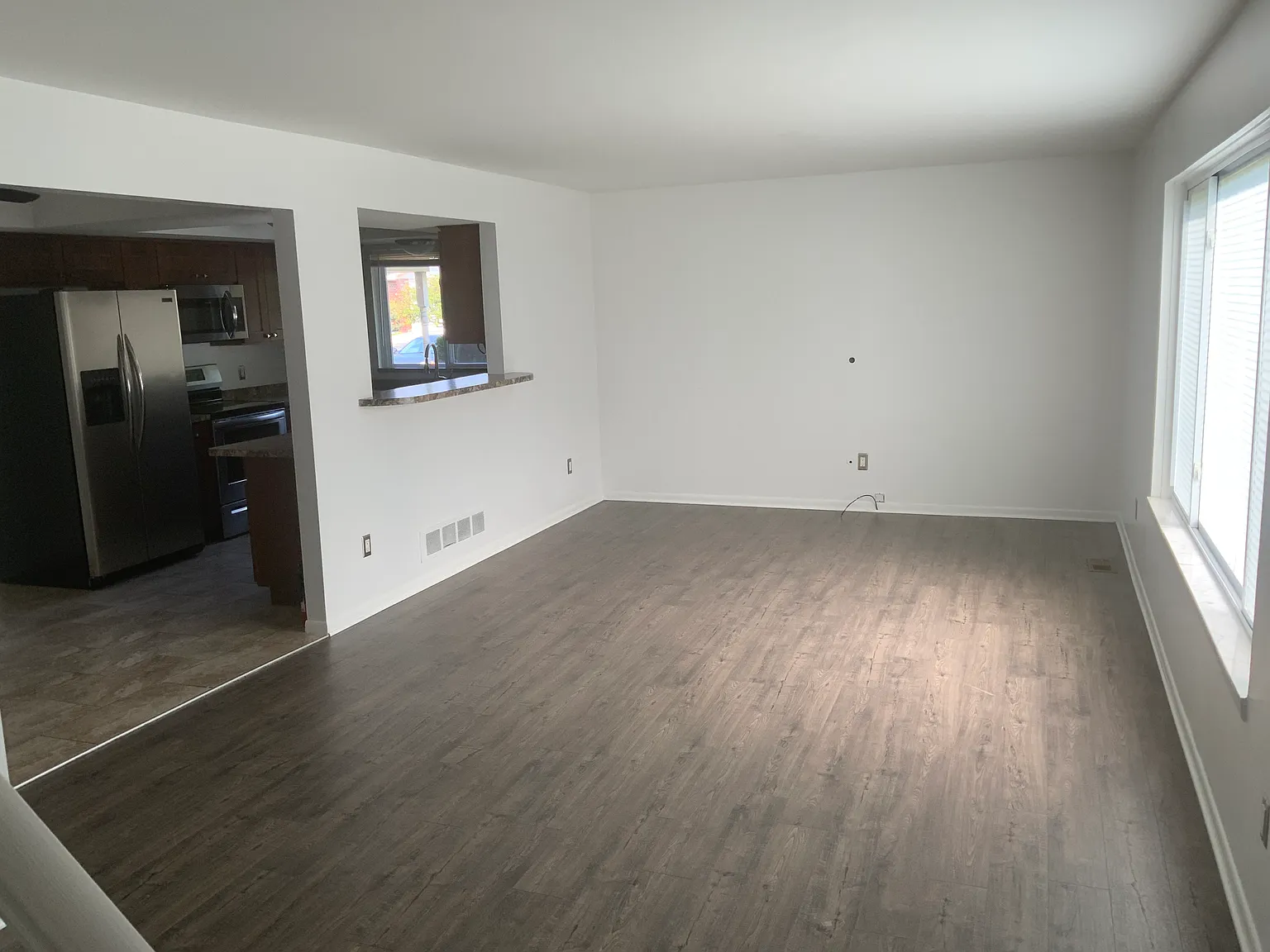 2 bed, 1.5 bath, 1288 sqft, $1,695 — Photo 2