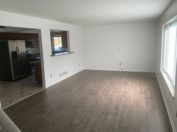 2nd image of 42077 Toddmark Ln