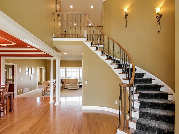 curved staircase