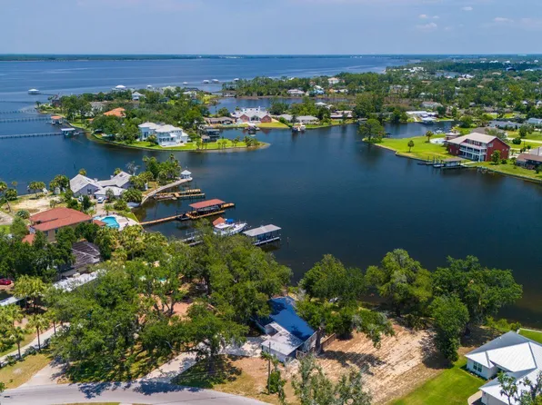 3713 Shoreline Cir, Panama City, FL 32405
