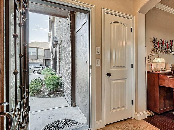 4th image of 5092 Italia Ln