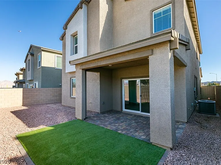 405 Isla Enclave Way — Photo 43